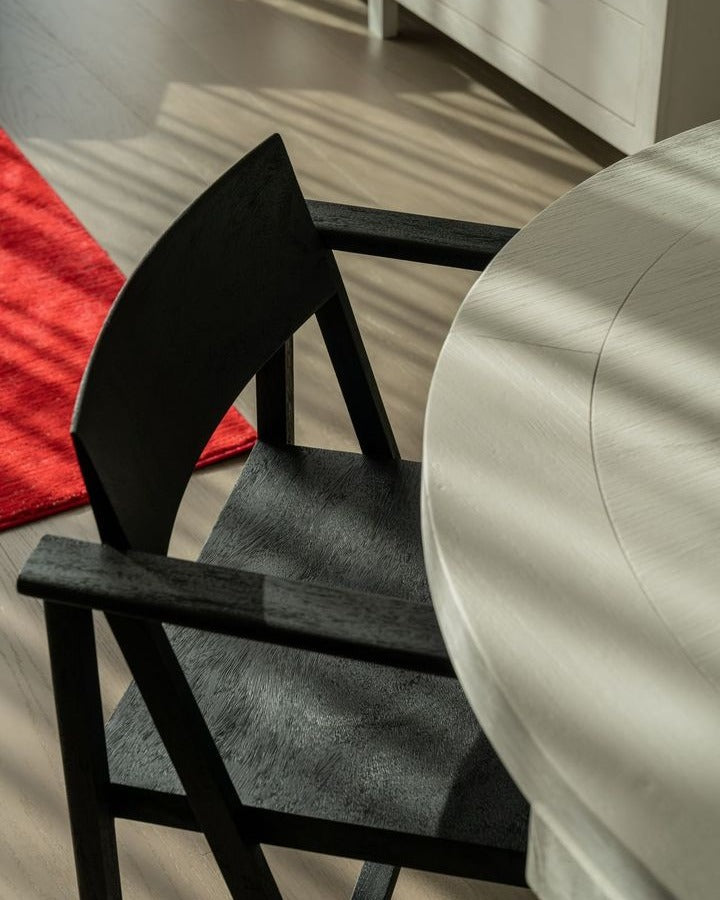 PHAKA Chair