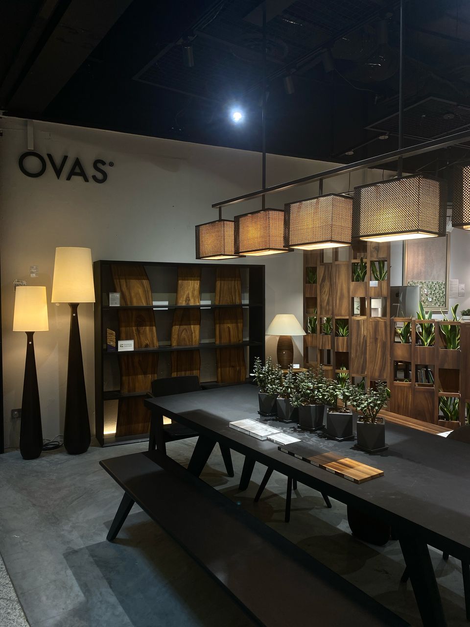 KENA Dining Table