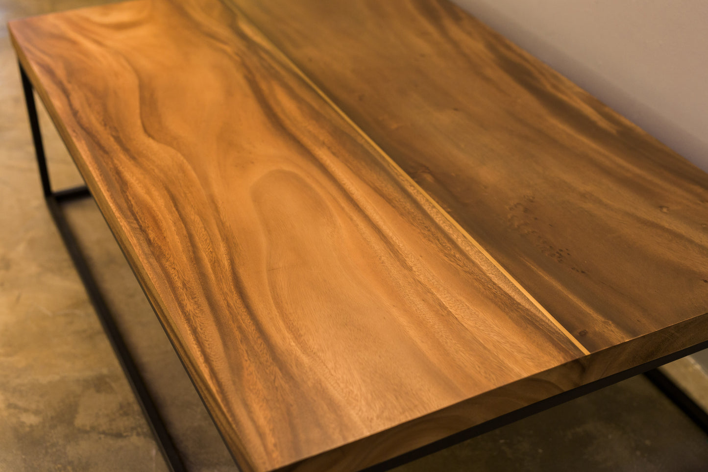 OV-WDBS - Coffee Table