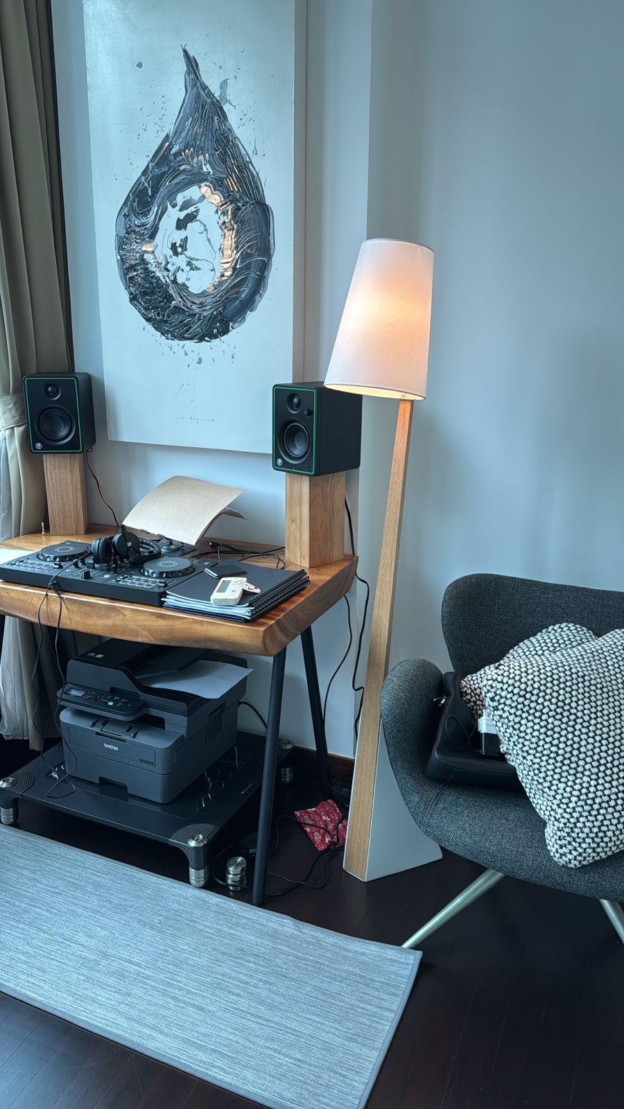 VAE - Stingray Floor Lamp