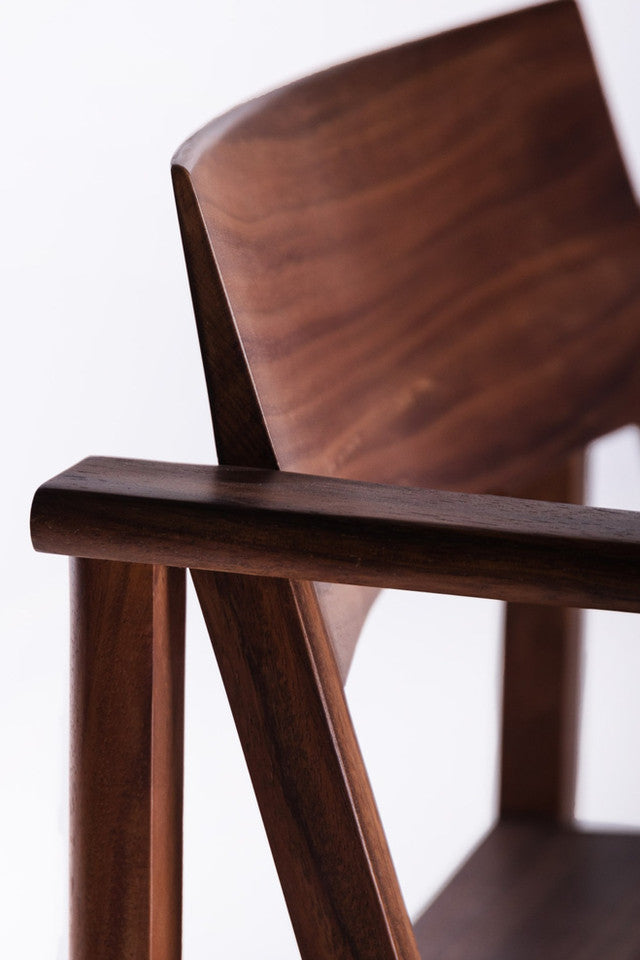 PHAKA Chair