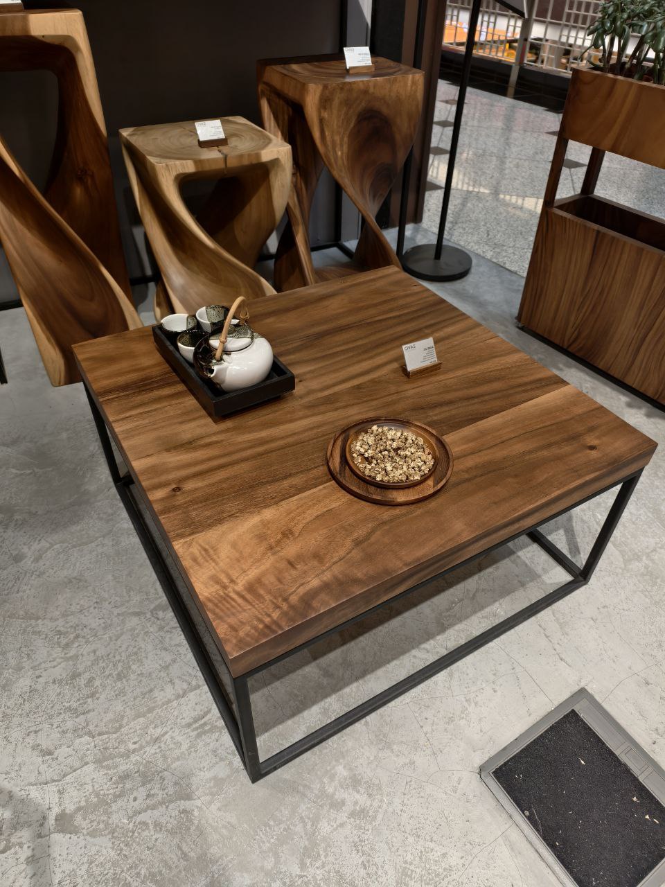 OV-WDBS - Coffee Table